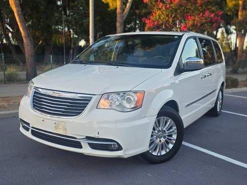 Used 2012 Chrysler Town & Country Limited w/ Luxury Group FWD image 45