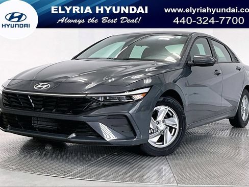 Certified 2024 Hyundai Elantra SE FWD image 1