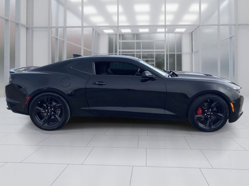 Used 2021 Chevrolet Camaro LT w/ RS Package image 7