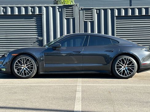 Used 2023 Porsche Taycan image 2