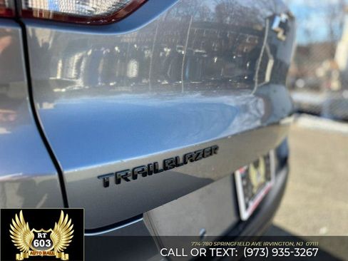 Used 2021 Chevrolet TrailBlazer RS w/ Technology Package image 5