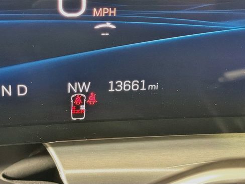 Used 2024 Cadillac Lyriq Luxury AWD/4WD image 12