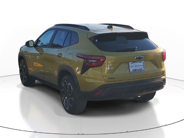 Used 2025 Chevrolet Trax RS w/ Driver Confidence Package FWD image 3