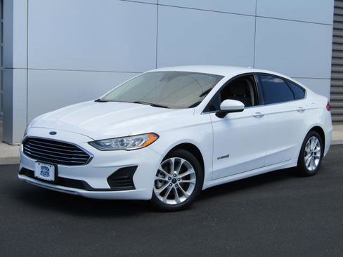 Certified 2019 Ford Fusion SE FWD image 28