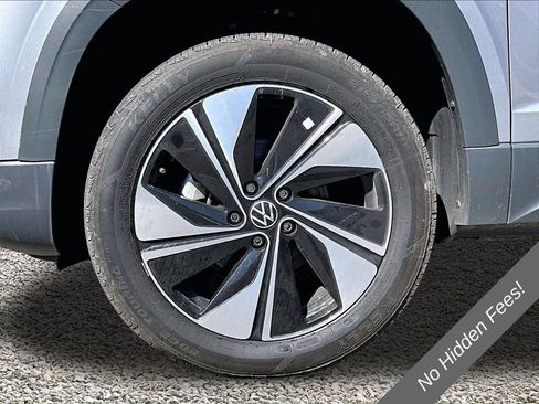 Used 2024 Volkswagen Taos SE AWD/4WD image 8