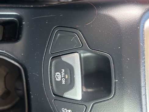 Used 2020 Jeep Renegade Altitude FWD image 33