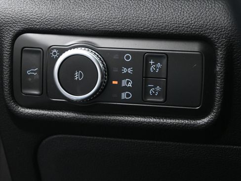 Used 2021 Ford Explorer XLT w/ Equipment Group 202A RWD image 21