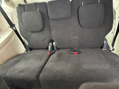 Used 2013 Dodge Grand Caravan SXT image 13