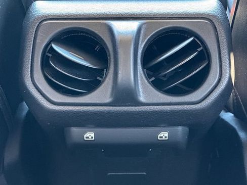 Used 2022 Jeep Gladiator Sport AWD/4WD image 14