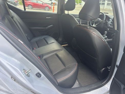 Used 2025 Nissan Altima 2.5 SR FWD image 40
