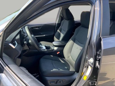 Used 2024 Toyota RAV4 XLE FWD image 8