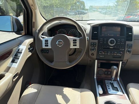 Used 2012 Nissan Pathfinder LE RWD image 31