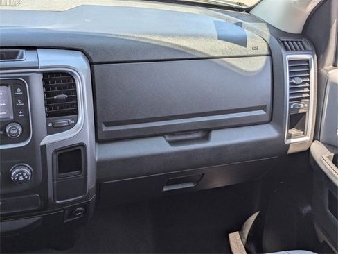 Used 2022 RAM 1500 Classic SLT image 17