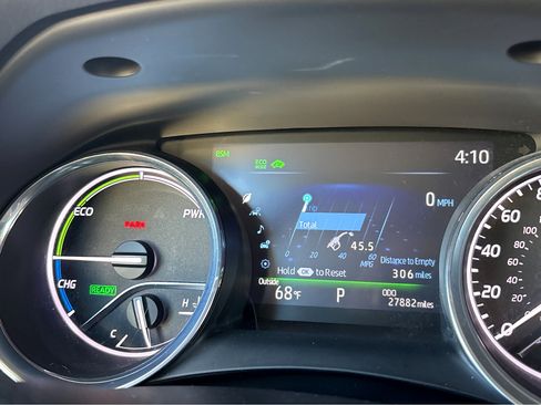 Used 2019 Toyota Camry Hybrid image 5