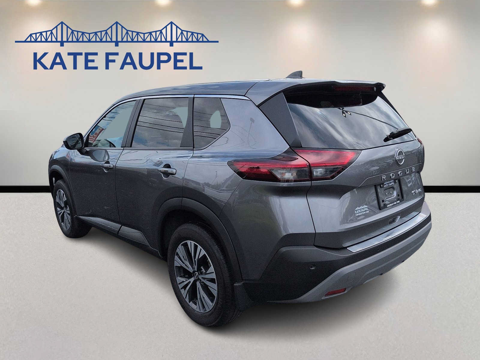 Used 2023 Nissan Rogue SV AWD/4WD image 5