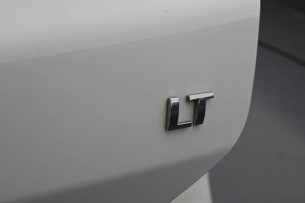 Used 2024 Chevrolet Equinox LT FWD image 33