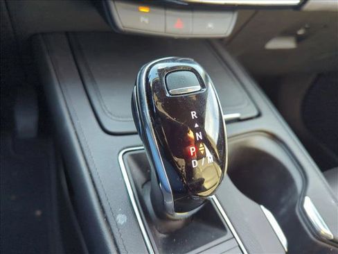 Used 2025 Cadillac XT4 Premium Luxury image 12