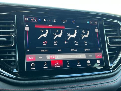 Used 2023 Dodge Durango GT image 25