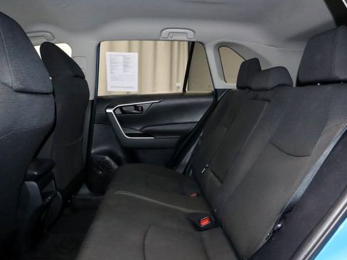 Used 2021 Toyota RAV4 LE FWD image 21