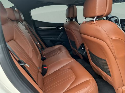 Used 2018 Maserati Ghibli RWD image 18