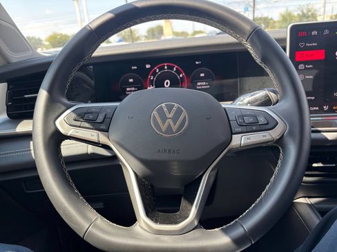 Used 2026 Volkswagen Tiguan SE AWD/4WD image 29
