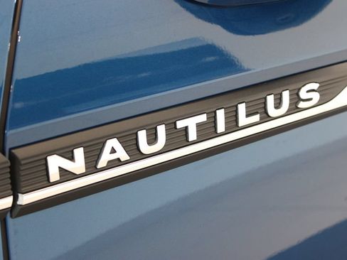 Used 2021 Lincoln Nautilus Reserve w/ Cargo Utility Package FWD image 35