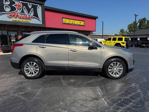 Used 2017 Cadillac XT5 Luxury w/ Driver Awareness Package FWD image 8