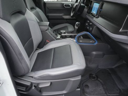 Used 2022 Ford Bronco Black Diamond w/ Sasquatch Package image 18