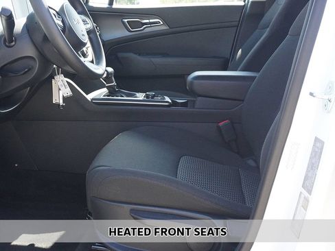 Used 2024 Kia Sportage LX AWD/4WD image 5