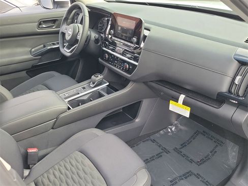 New 2025 Nissan Pathfinder SV w/ SV Premium Package image 13