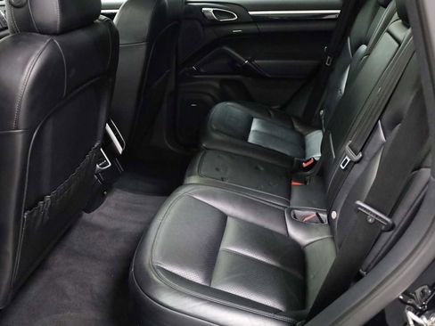 Used 2017 Porsche Cayenne S Platinum image 36