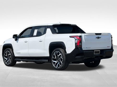 Used 2025 Chevrolet Silverado EV RST image 3