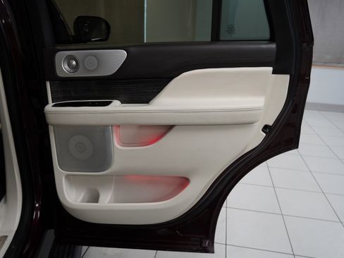 Used 2018 Lincoln Navigator Black Label image 38