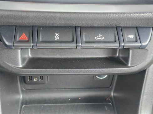 Used 2022 Chevrolet Colorado LT AWD/4WD image 31