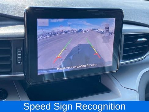 Used 2023 Ford Explorer XLT image 10