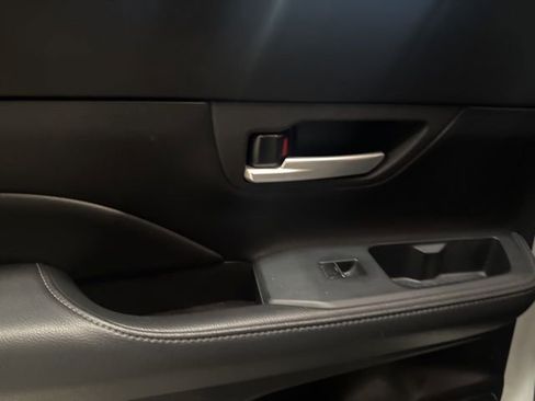 Used 2024 Toyota Grand Highlander XLE FWD image 8