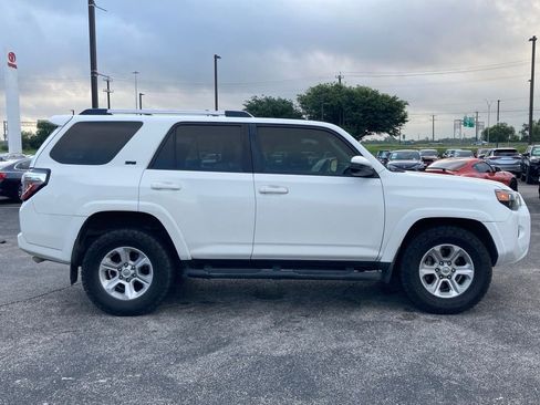 Used 2022 Toyota 4Runner SR5 RWD image 4