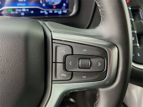 Used 2024 Chevrolet Suburban LT image 33