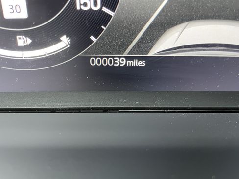 New 2026 Land Rover Discovery Limited Edition AWD/4WD image 25
