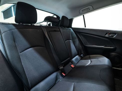 Used 2020 Toyota Prius LE image 32