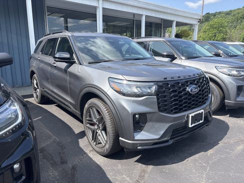 New 2026 Ford Explorer ST-Line w/ ST-Line Street Pack AWD/4WD image 2