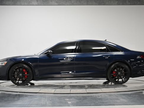 Used 2022 Audi S8 image 16
