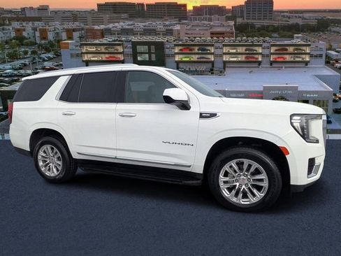 Used 2023 GMC Yukon SLT image 1