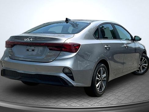 Used 2023 Kia Forte LXS FWD image 4