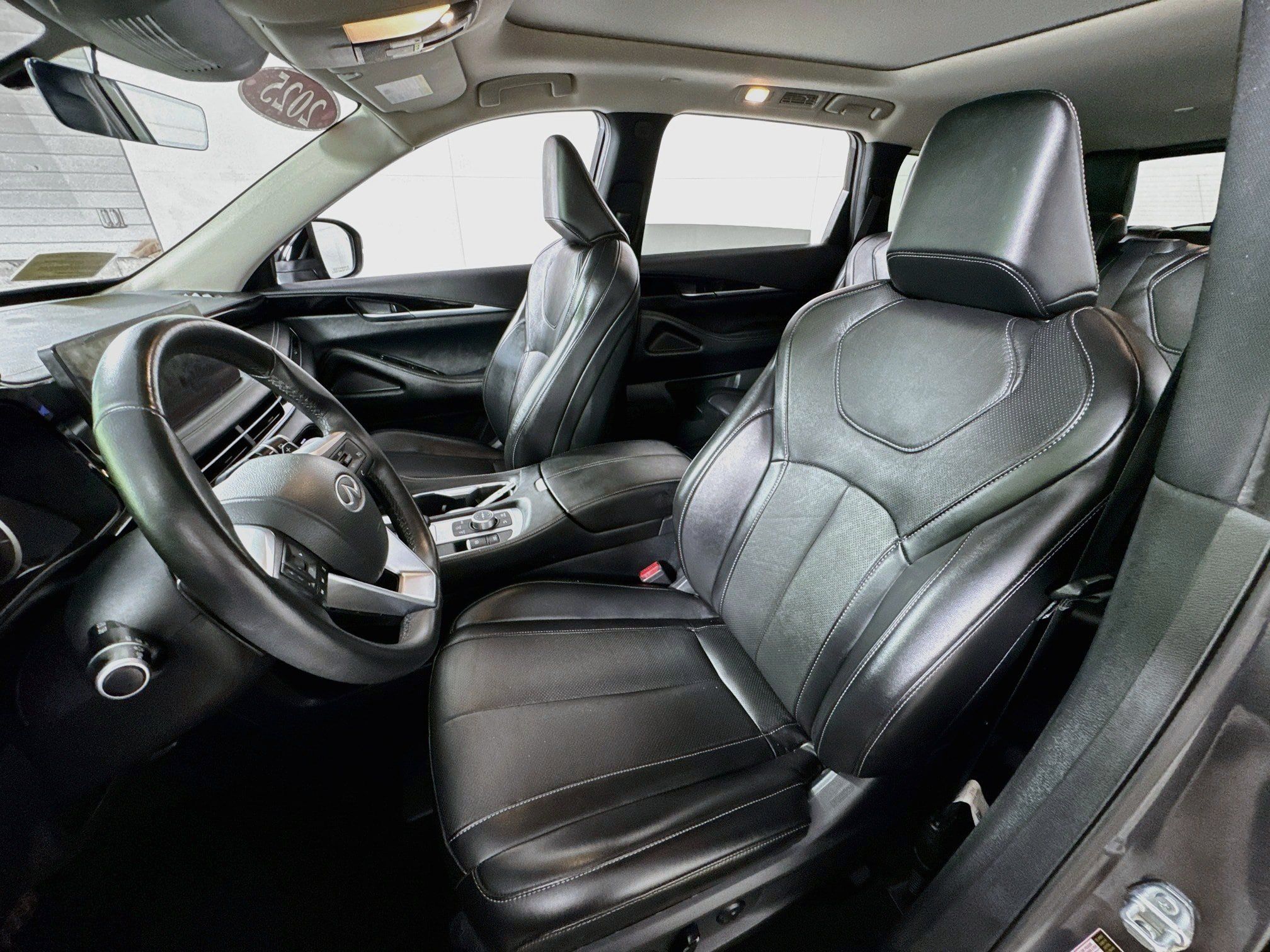 Used 2025 INFINITI QX60 Pure AWD/4WD image 14