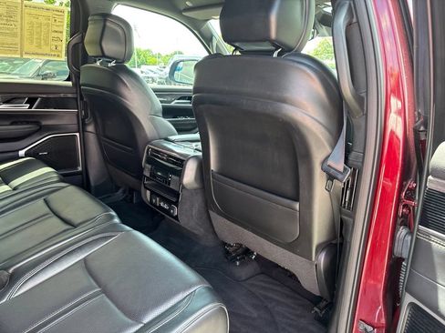 Used 2022 Jeep Wagoneer Series II AWD/4WD image 46