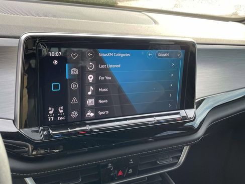 Used 2024 Volkswagen Atlas Cross Sport SE image 24