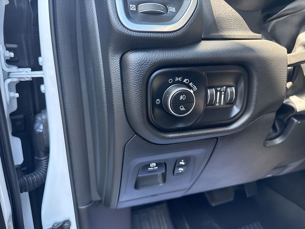 Used 2025 RAM 1500 Big Horn AWD/4WD image 15