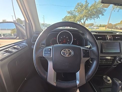 Used 2011 Toyota 4Runner Limited image 18