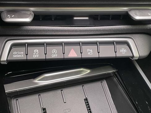 New 2026 Audi Q3 quattro 2.0T AWD/4WD image 33